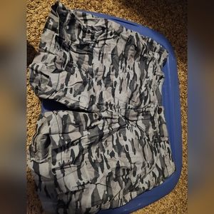 Columbia Sportswear Blue Cameo size 14 shorts